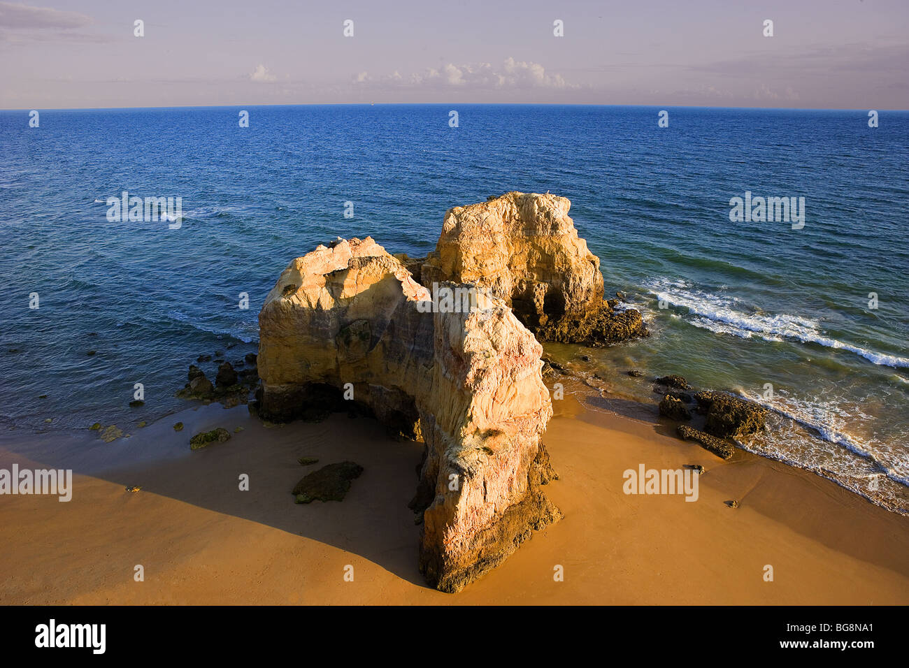 Portugal. La región de Algarve. El paisaje costero. Foto de stock