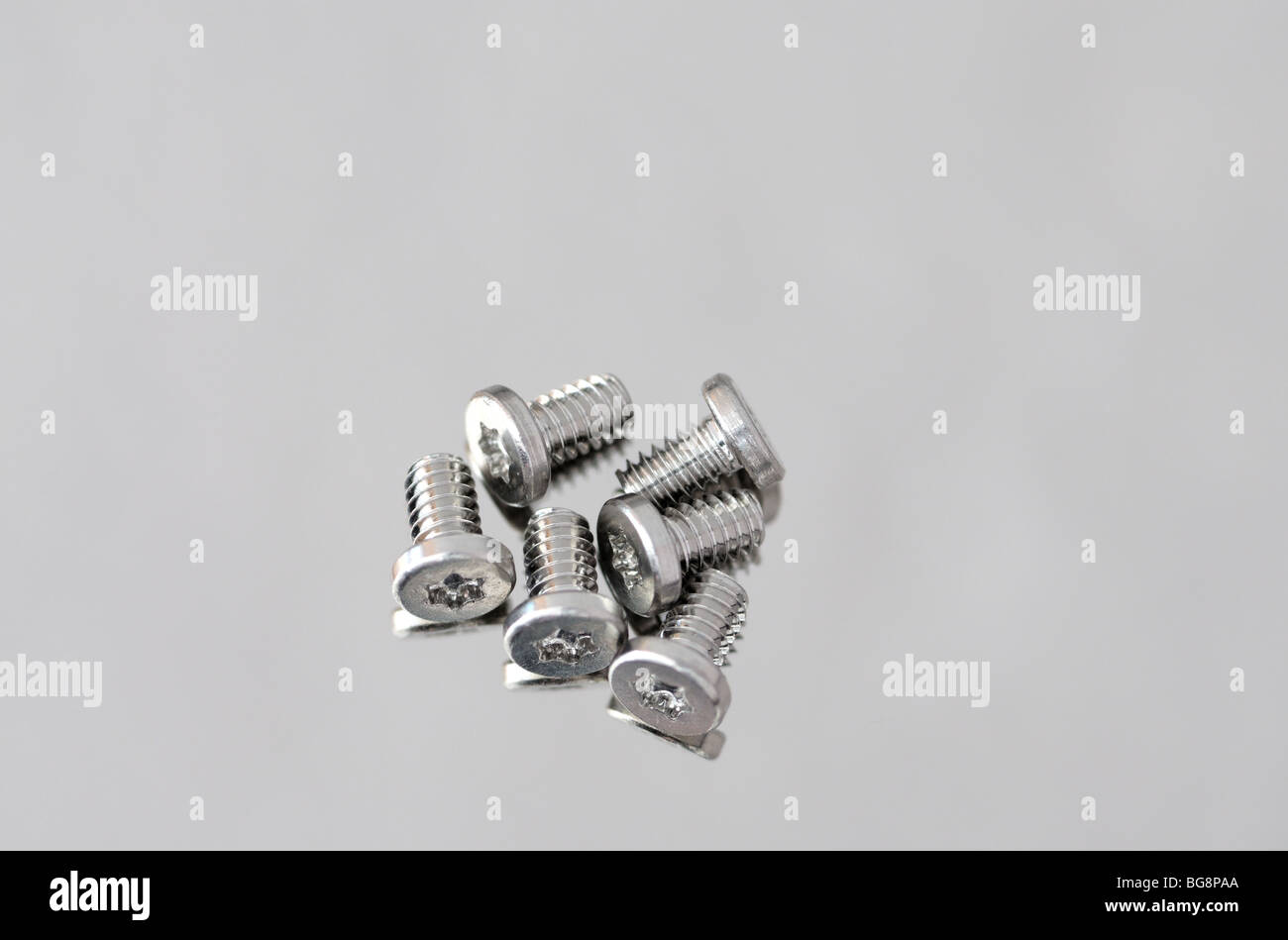 Tornillos pequeños fotografías e imágenes de alta resolución - Alamy
