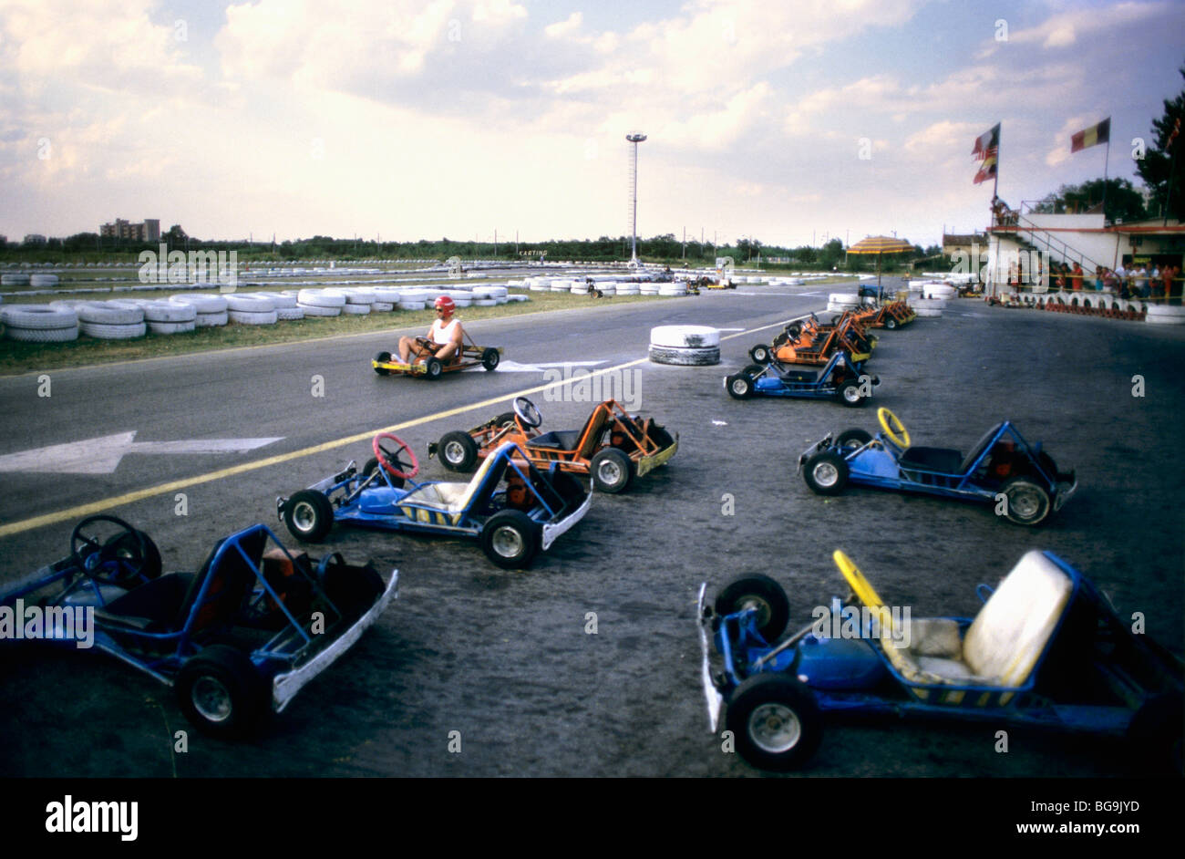 11202022 Lisboa Portugal : Caterham Festival Sport Karts Montando En La  Pista Imagen editorial - Imagen de vuelta, funcionamiento: 265061095