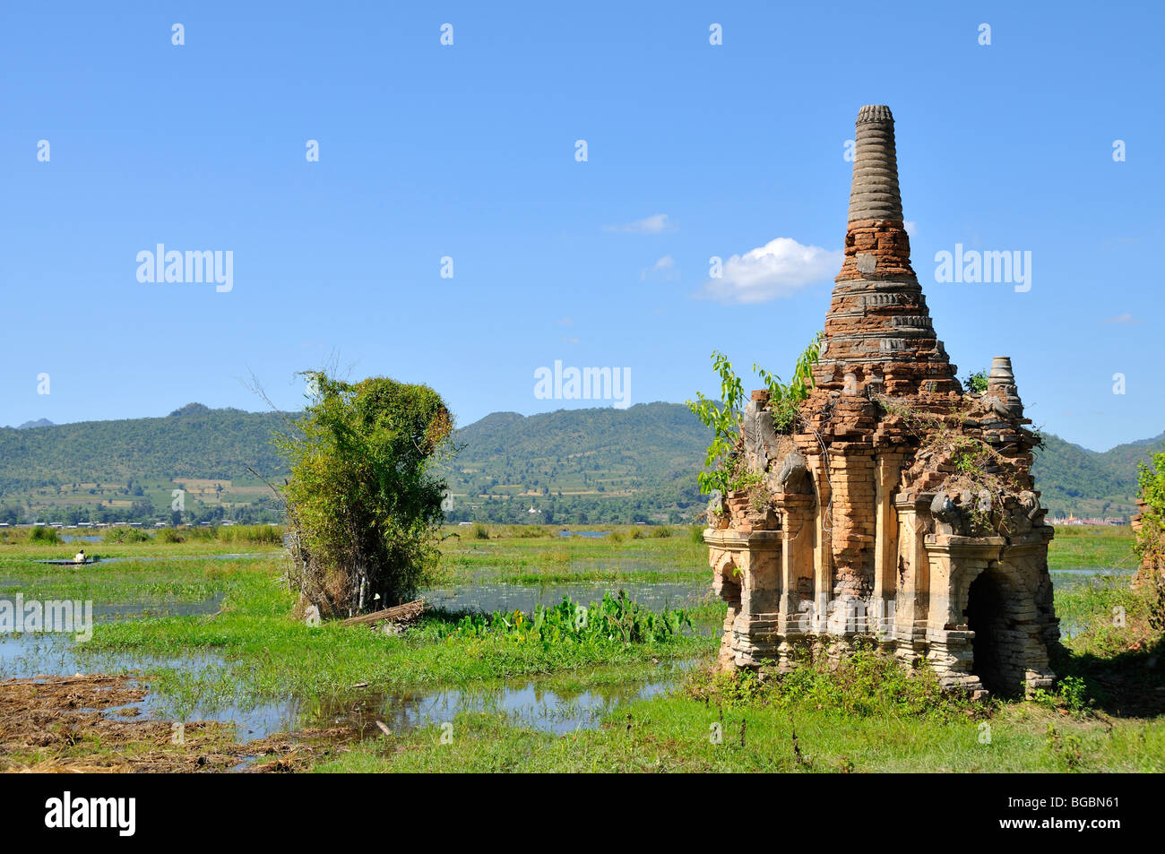 Stupa, Sankar, sur del Lago Inle, el Estado de Shan, Birmania, Myanmar Foto de stock