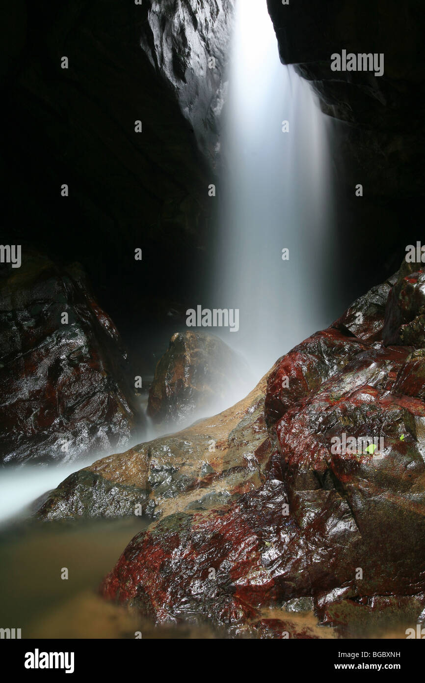 Las bellas cascadas Chorro Las Yayas, cerca de El frente en la