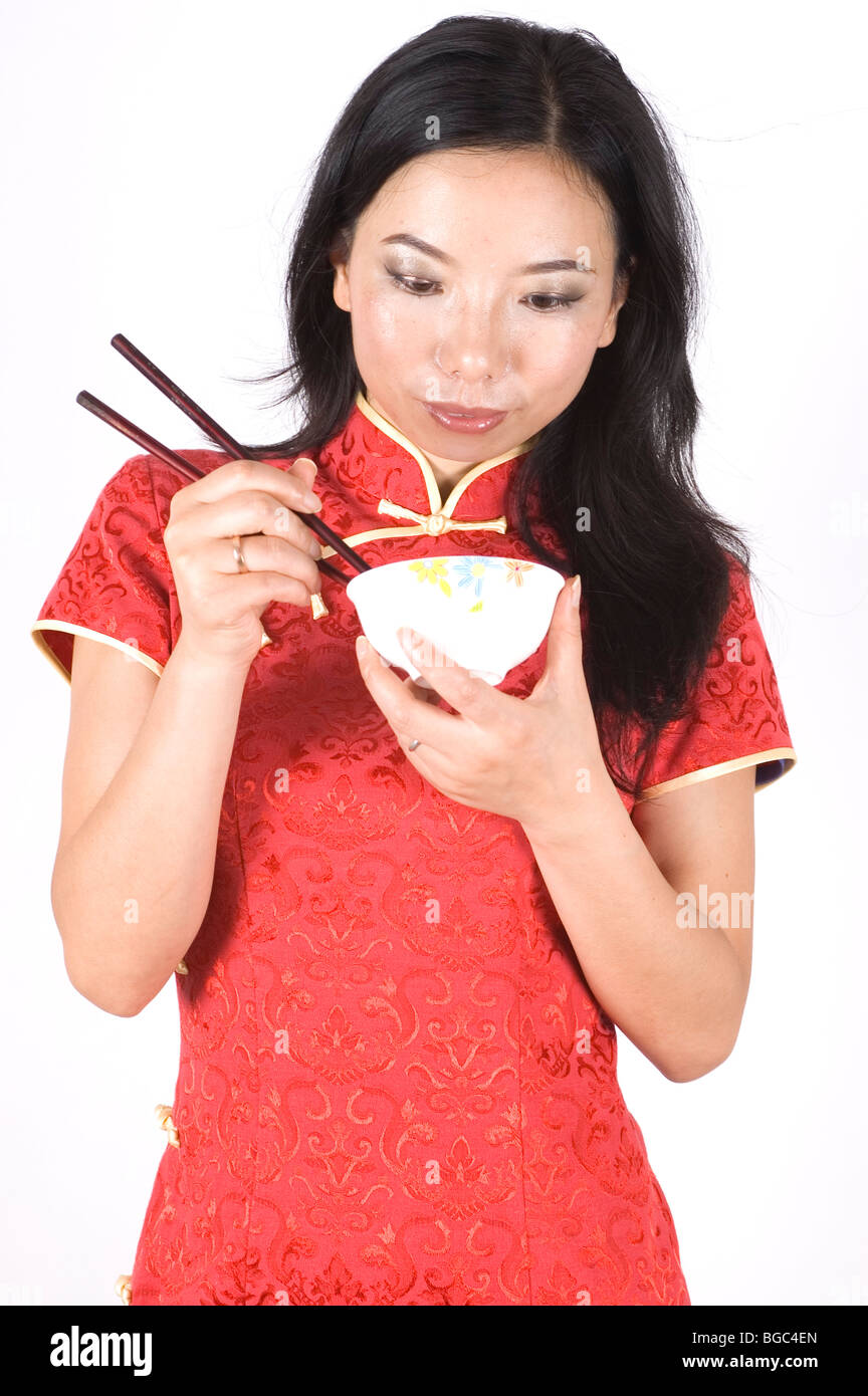 Niña China, Asia belleza posando para fotos en traje tradicional, la