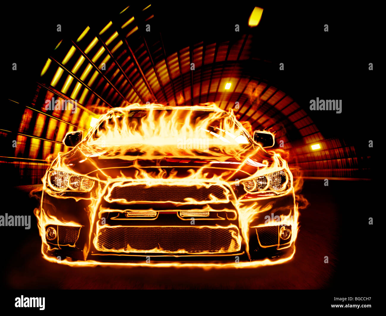 Licencia e impresiones en MaximImages.com - cubierto de llamas carreras de coches deportivos a lo largo de un túnel Foto de stock