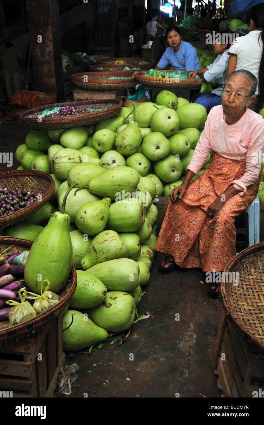 Escena del mercado, Yangon, Birmania, Myanmar Foto de stock