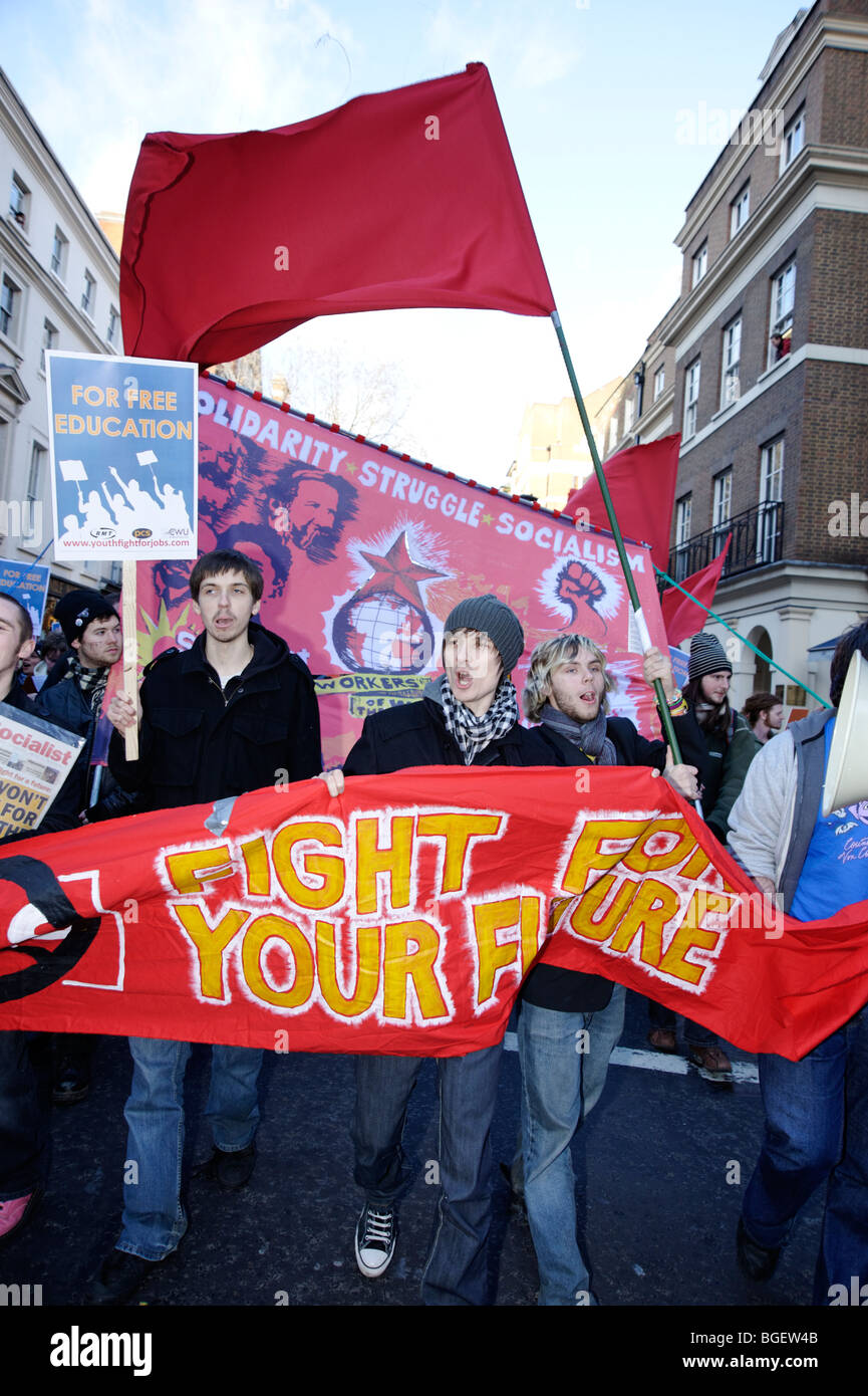 Manifestación de estudiantes universitarios, "Jóvenes en marcha por el empleo". Partido Socialista. Londres 2009. Foto de stock
