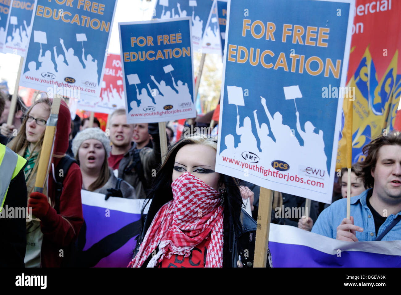 Manifestación de estudiantes universitarios, "Jóvenes en marcha por el empleo". Partido Socialista. Londres 2009. Foto de stock