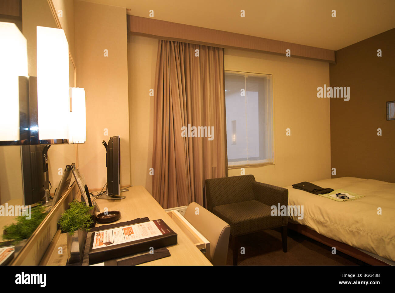 Los huéspedes dormitorios en el Mitsui Garden Hotel, Kyoto, Japón Foto de stock