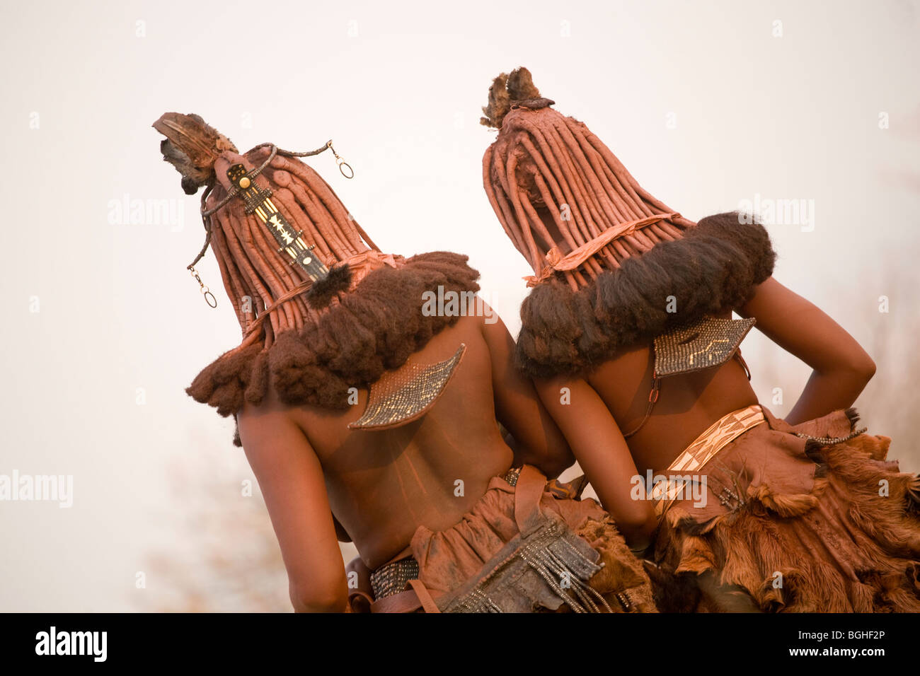 Los jóvenes de la tribu Himba, filial de Opuwo, Namibia Foto de stock