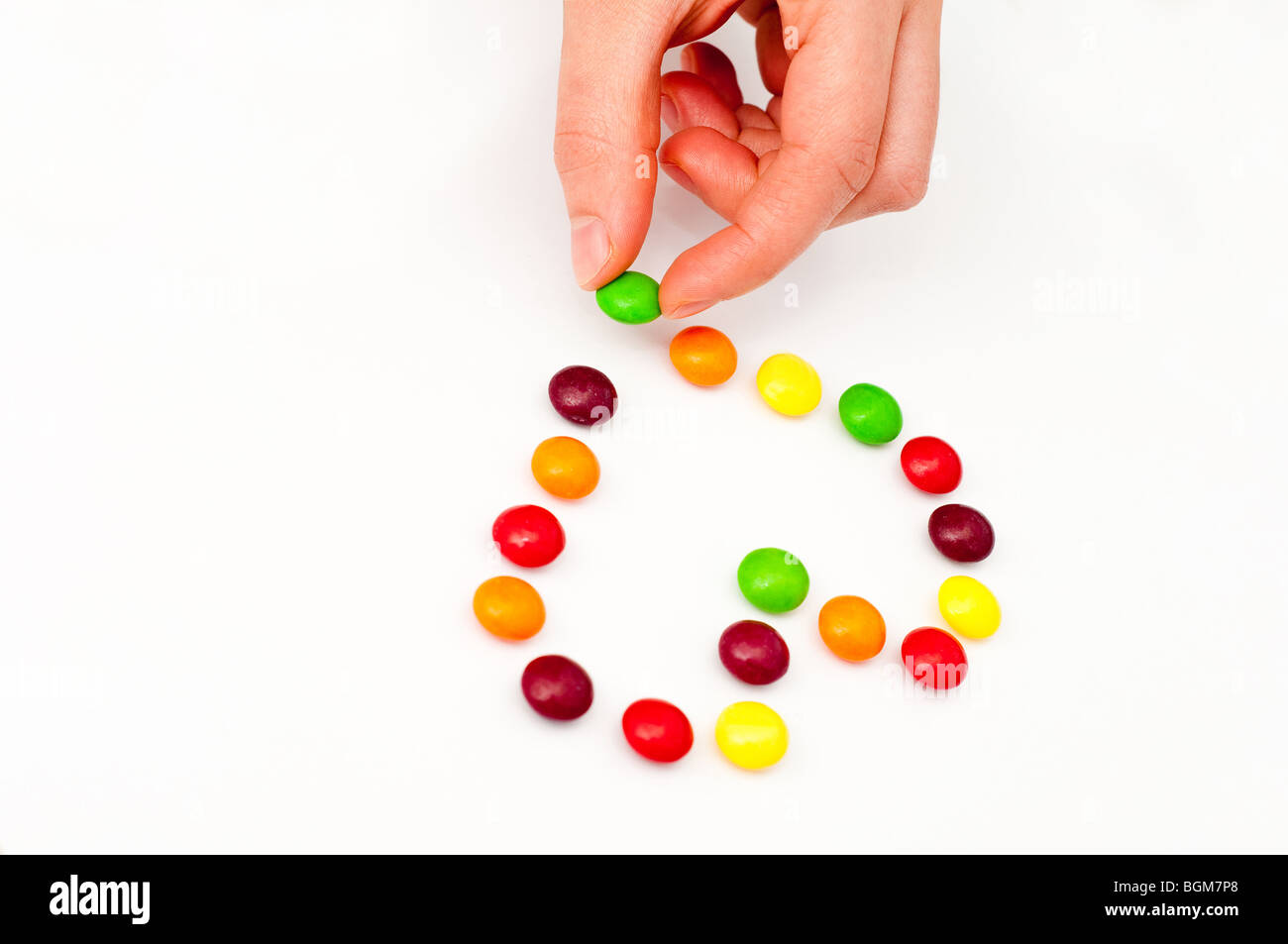 Por el que se establecen los caramelos en forma de corazón Foto de stock