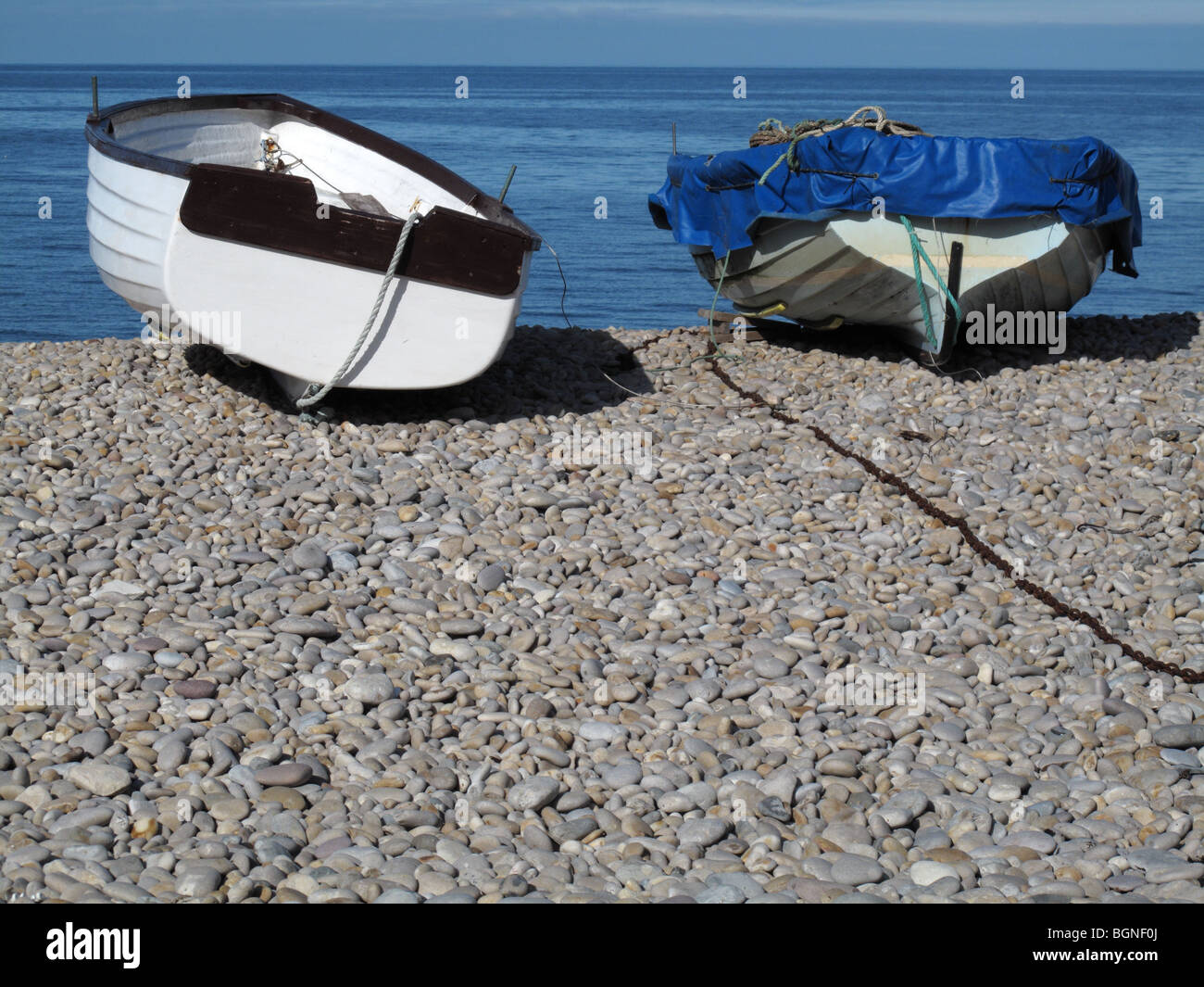 Barcos en la playa Foto de stock