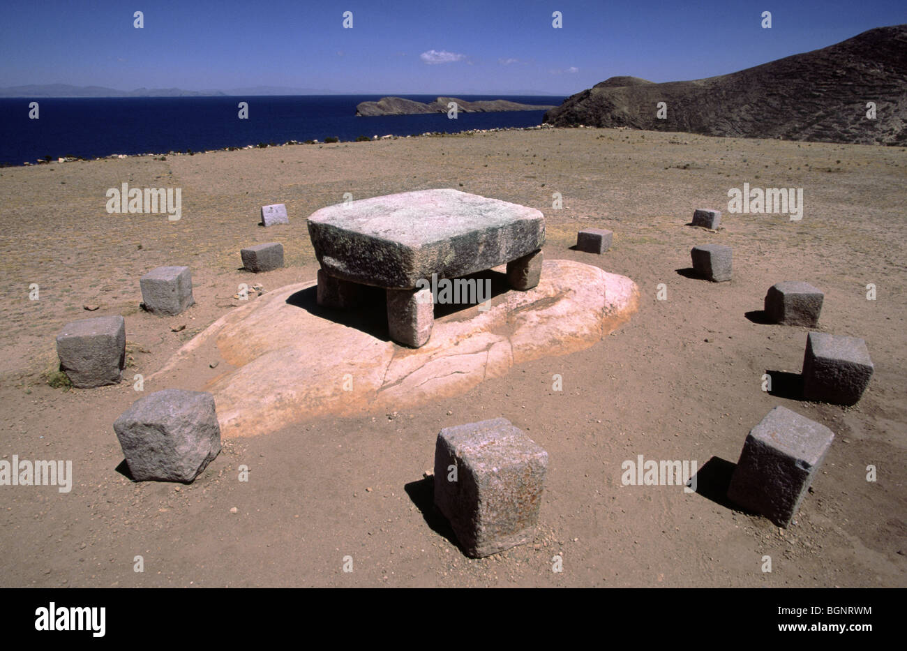 Mesa de sacrificio ceremonial fotografías e imágenes de alta resolución