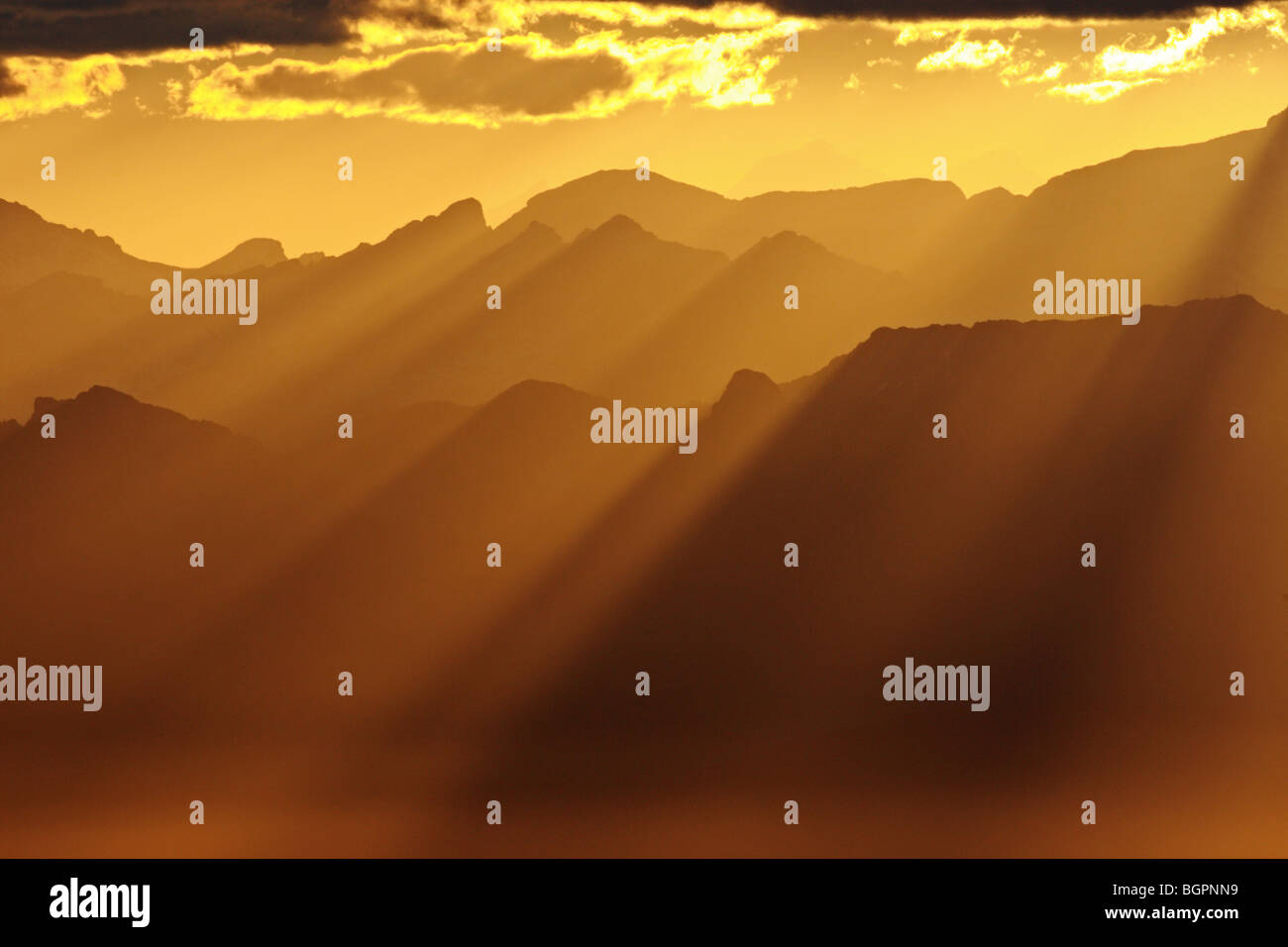 Amanecer en los Alpes. Suiza Foto de stock