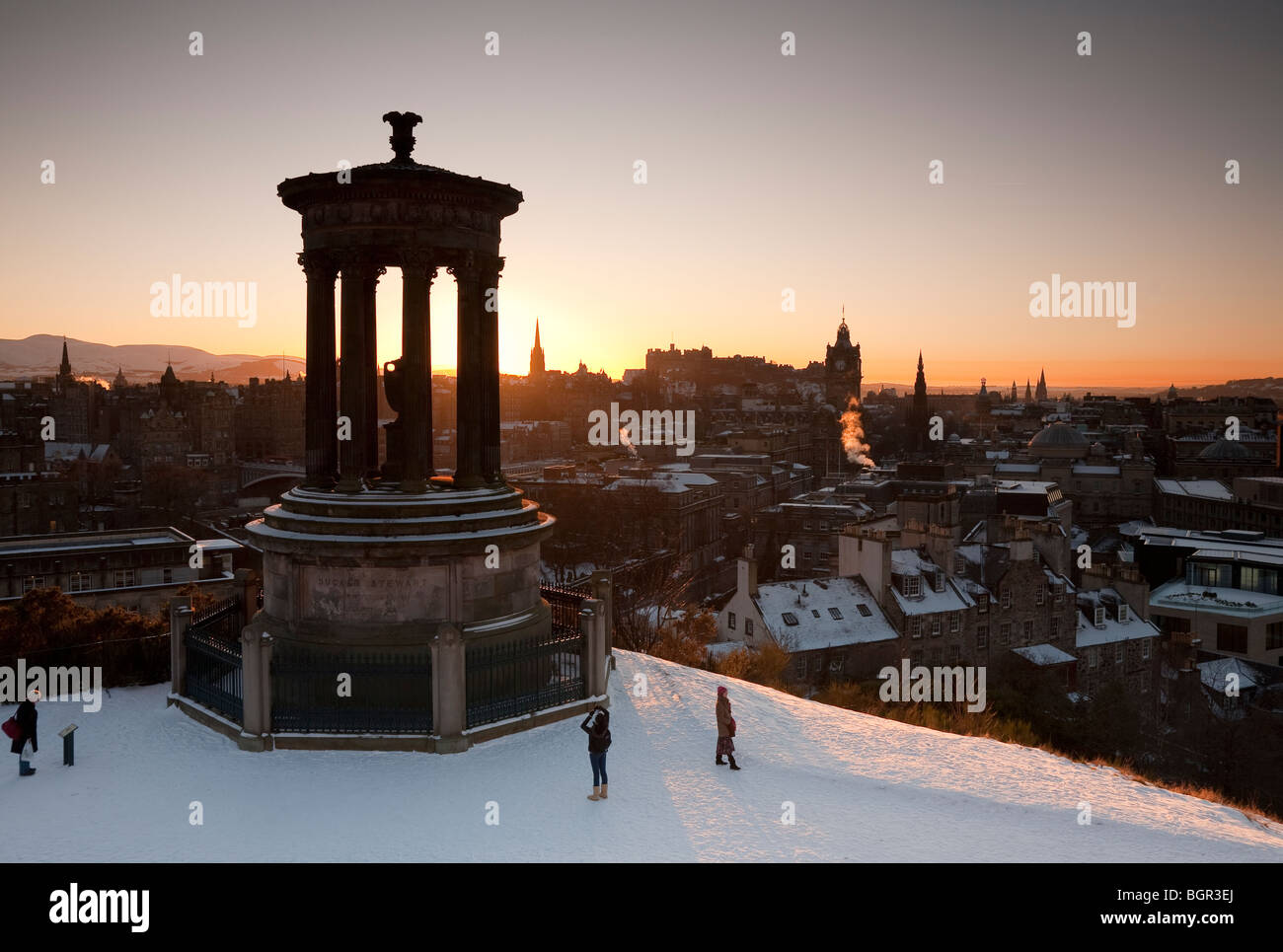 Al atardecer de Edimburgo desde Calton Hill, Escocia Foto de stock