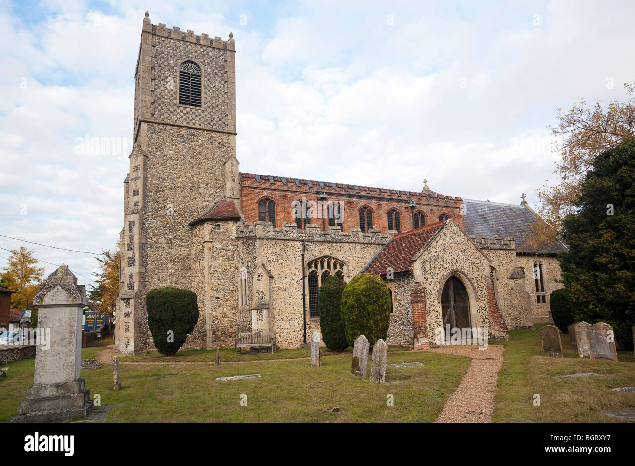 La Iglesia de todos los santos en Hopton Village, en Suffolk, Reino Unido Foto de stock