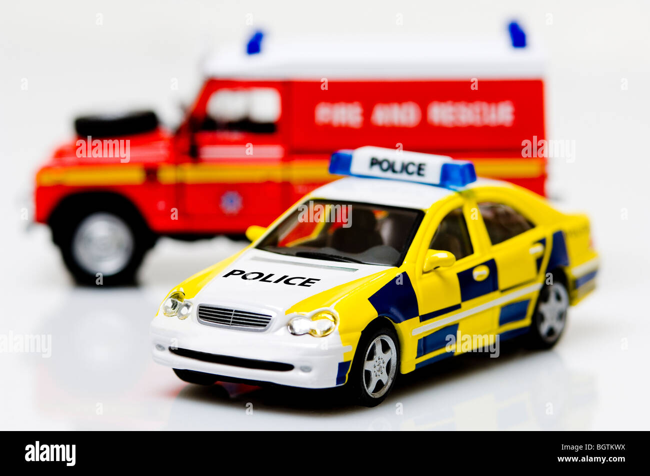 Coche de policía de juguete fotografías e imágenes de alta resolución -  Alamy