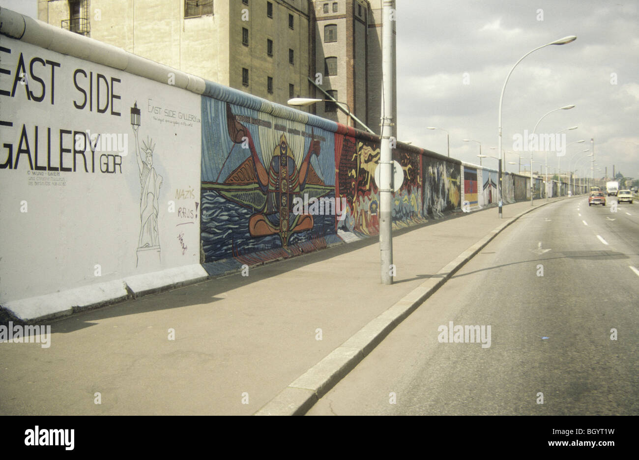 En la galería East Side de Alemania Occidental del muro de Berlín unos meses antes del colapso de la Unión Soviética. Foto de stock