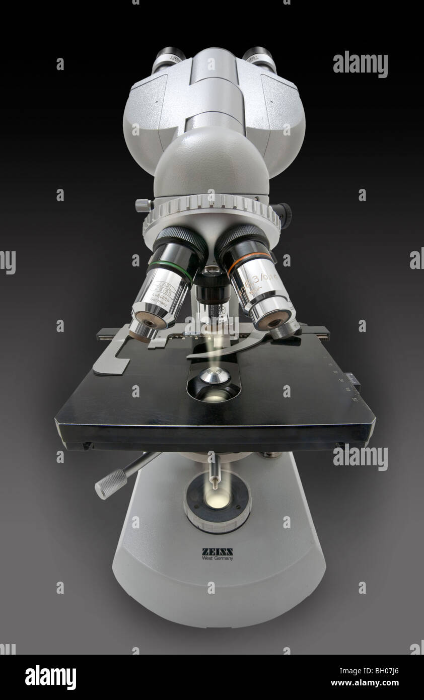 Microscopio de luz compuesto fotografías e imágenes de alta resolución -  Alamy