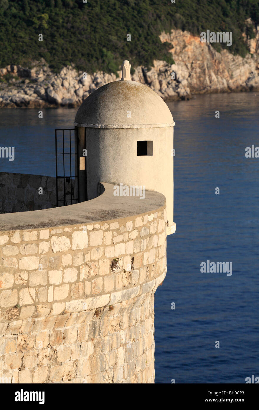 La muralla de la ciudad vieja de Dubrovnik Croacia Foto de stock