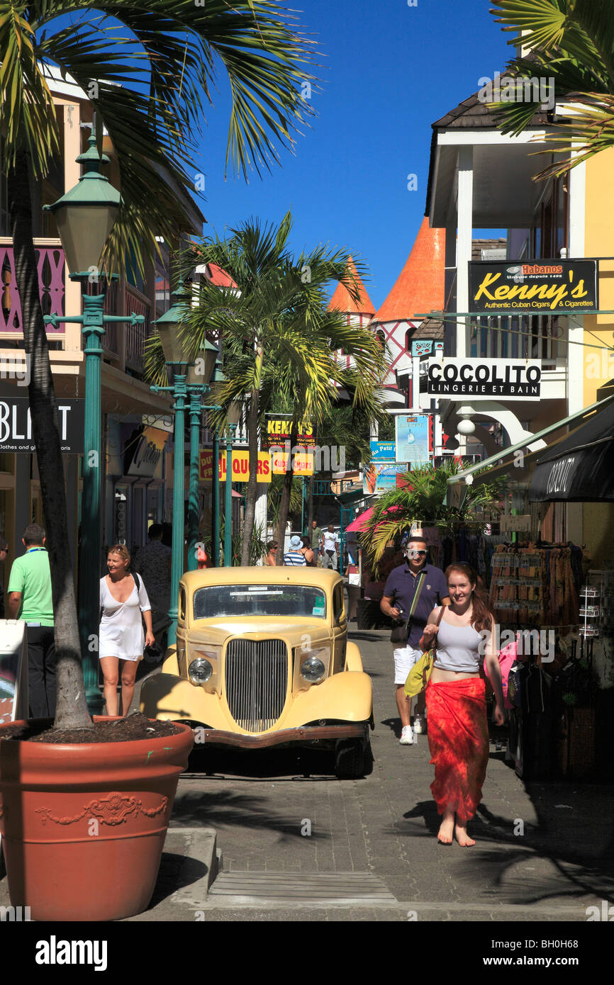 Market Street y tiendas en Philipsburg en San Martín . Caribe holandés Foto de stock