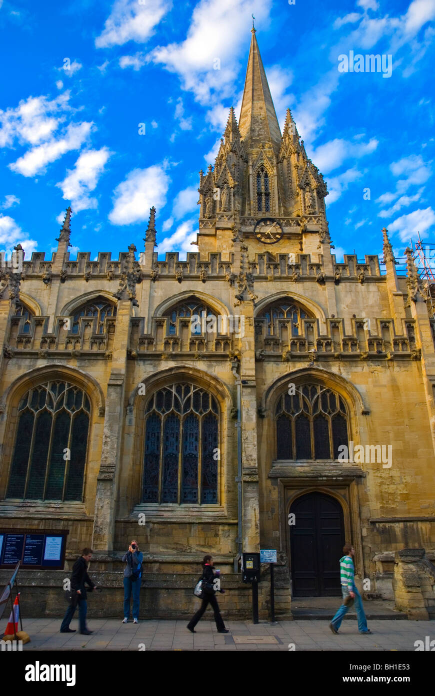 La Iglesia de Santa María Univerisity la Virgen centro de Oxford Inglaterra Europa Foto de stock