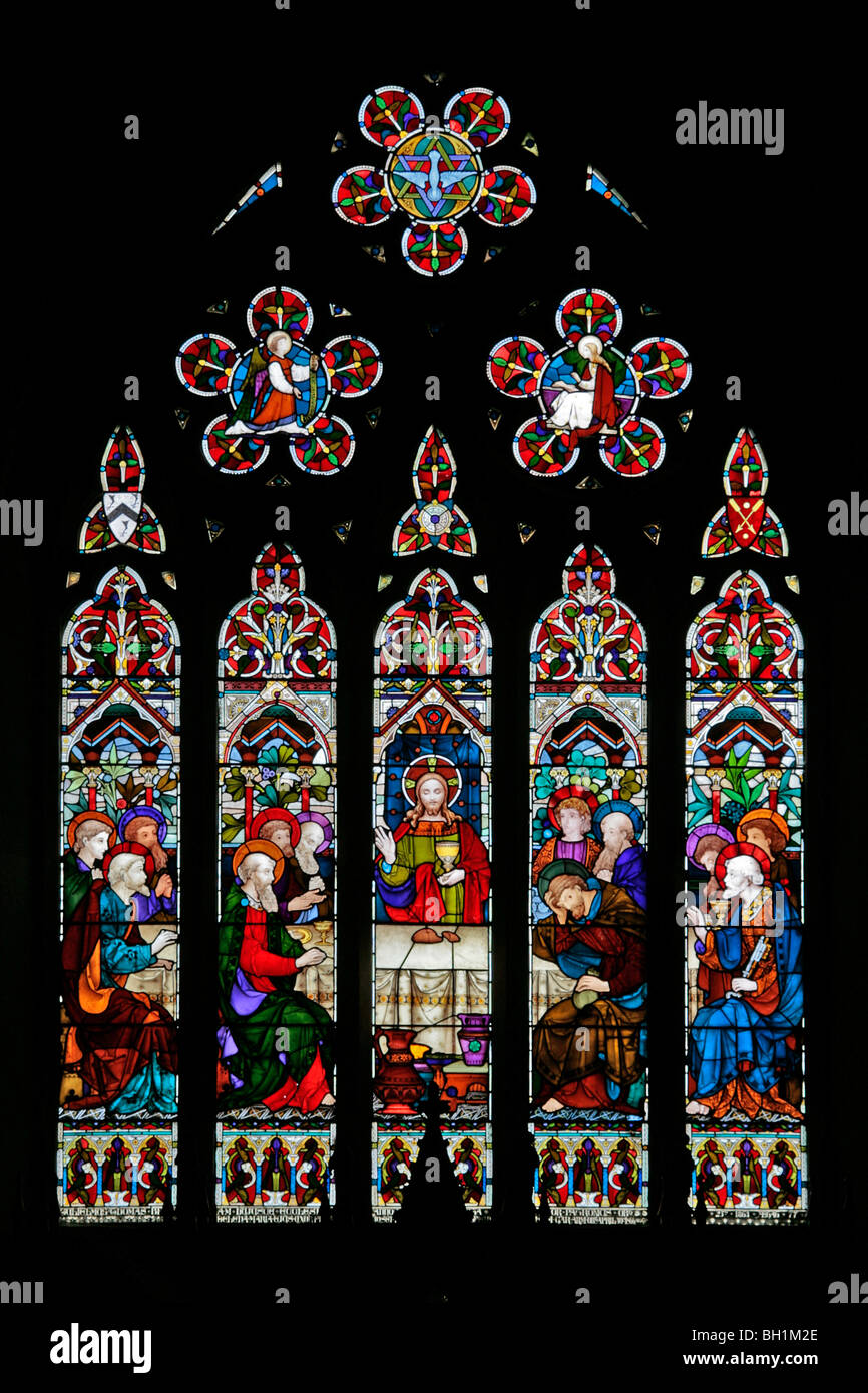 Una Vidriera Que Representa La última Cena La Iglesia De Todos Los Santos Allesley Coventry Fotografía De Stock Alamy