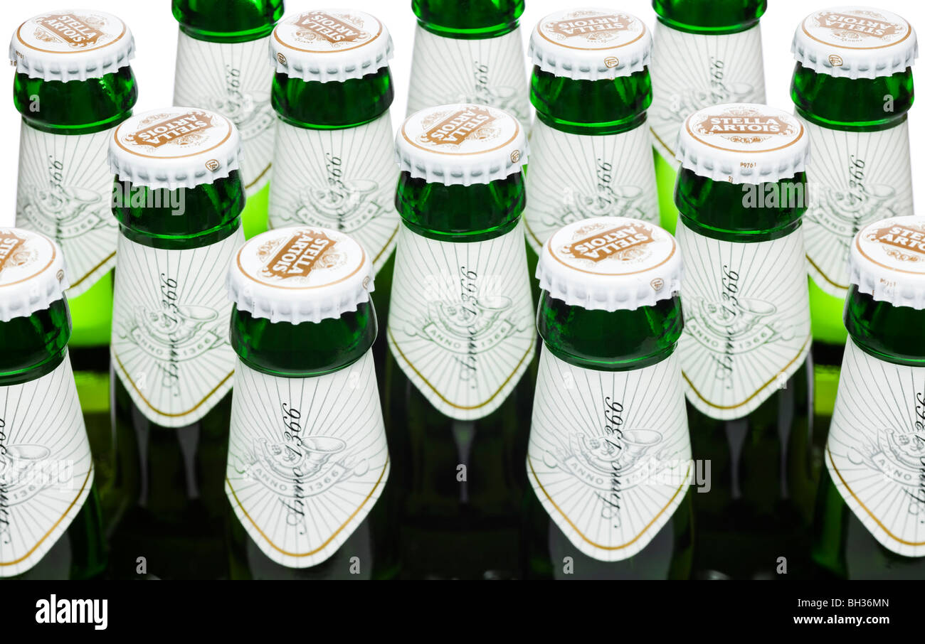 Las botellas de cerveza - Stella Artois Foto de stock