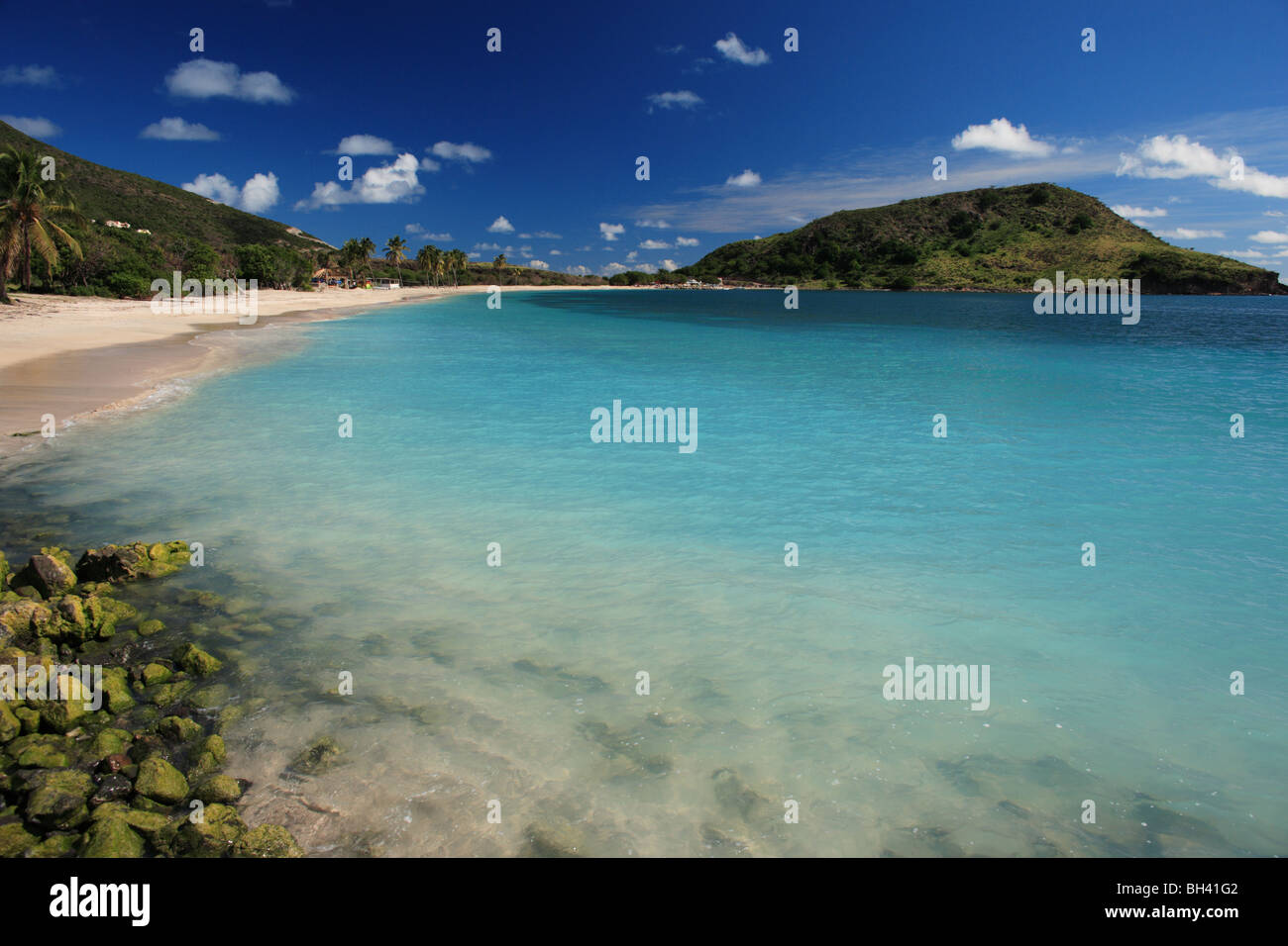 Seascape y playa, St Kitts, Indias Occidentales, el Caribe Foto de stock