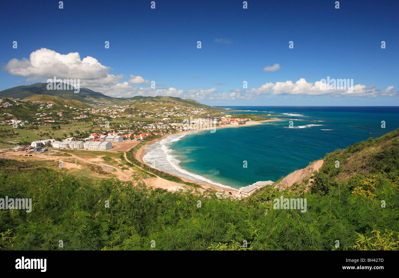 Seascape y playa, St Kitts, Indias Occidentales, el Caribe Foto de stock