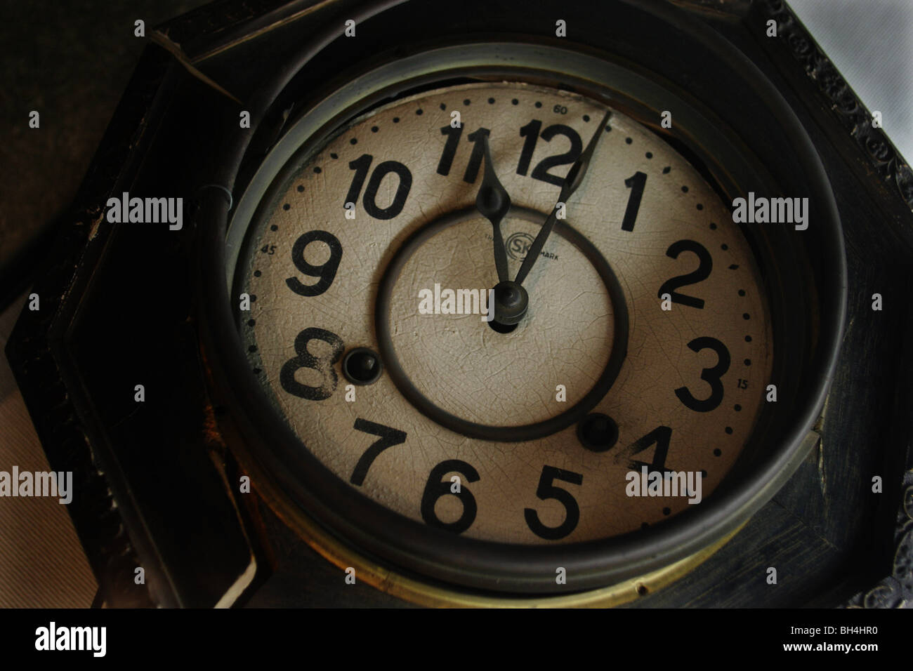 En el Museo de la Bomba Atómica de Nagasaki un reloj que detuvo a 11.02am,  el momento del bombardeo atómico de la ciudad por parte de EEUU Fotografía  de stock - Alamy
