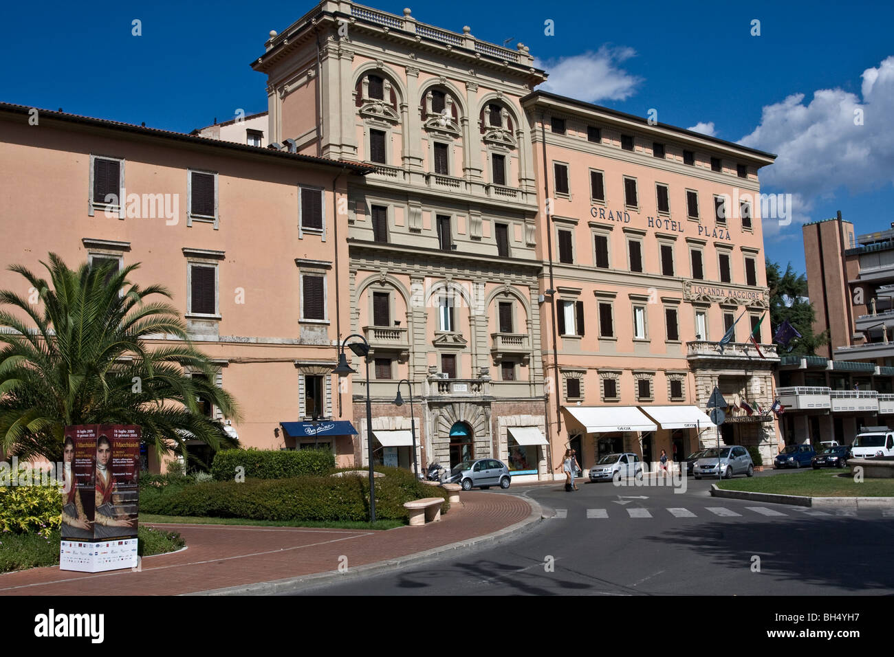 Piazza del Popolo, con Grand Hotel Plaza, Montecatini Terme, en Toscana,  Italia Fotografía de stock - Alamy