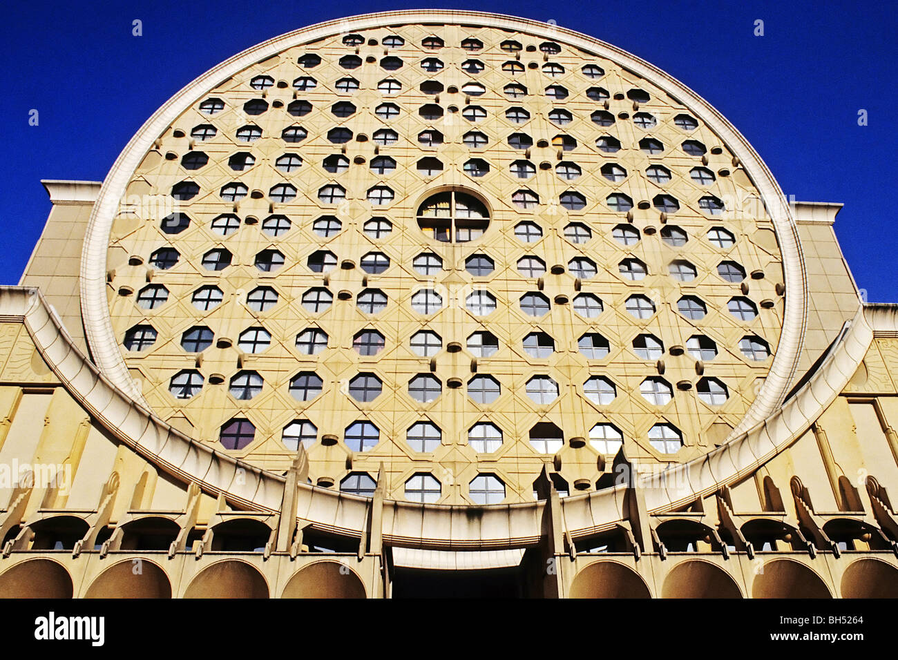 Camembert O Tambor Manolo Nunez Noisy Le Grand Seine Saint Denis 93 Ile De France Francia Fotografia De Stock Alamy