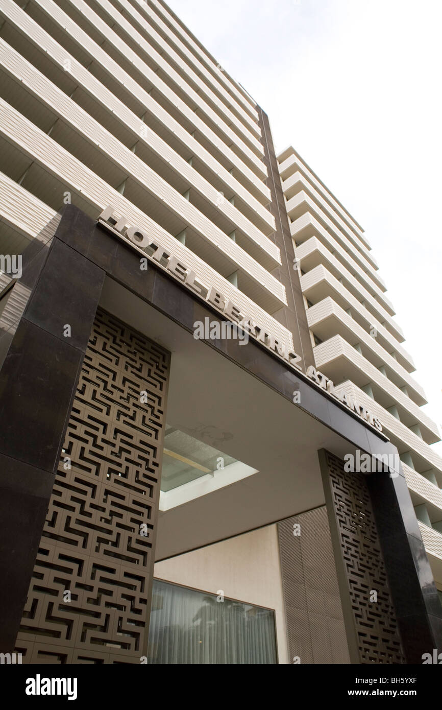 El exterior del Hotel Beatriz Atlantis, un hotel de cuatro estrellas en  Puerto de la Cruz, Tenerife Fotografía de stock - Alamy