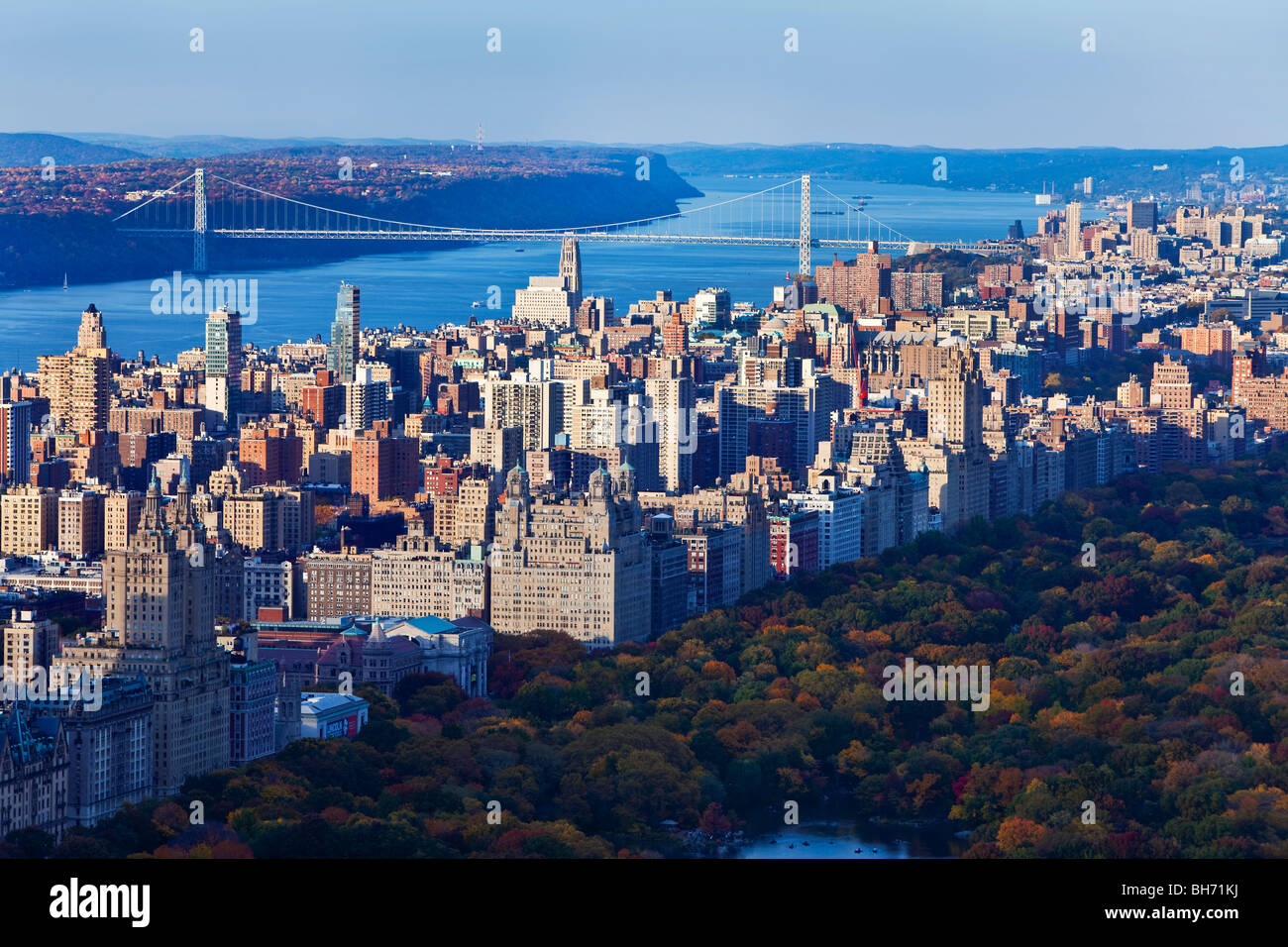Ee.Uu., la ciudad de Nueva York, Manhattan, Vista de Uptown Manhattan y Central Park, desde la cubierta de observación del Rockefeller Center Foto de stock