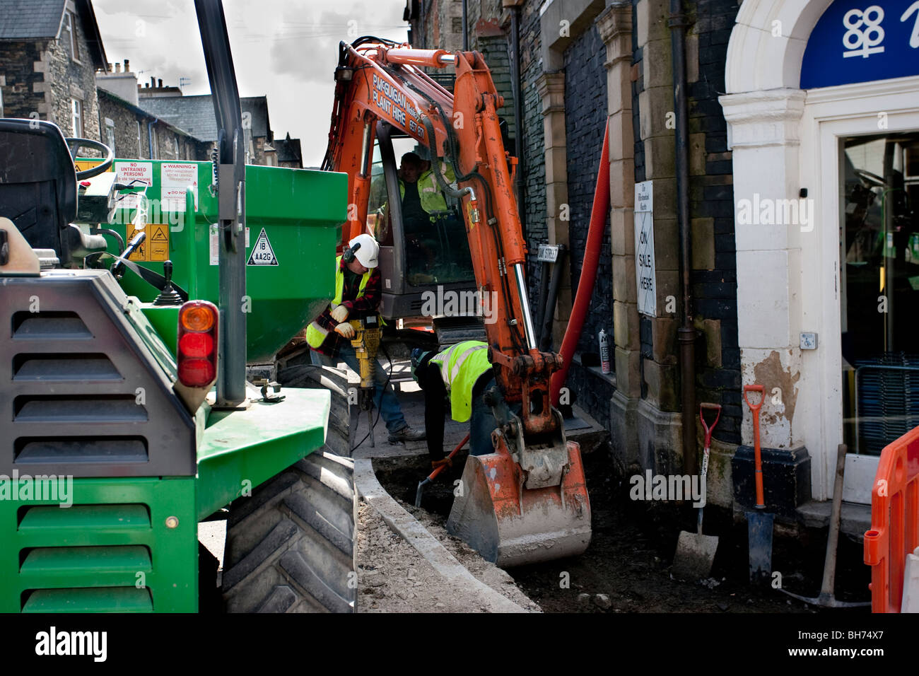 P.McGuigan Plant Hire Hitachi Zaxis excavadora mediano 75 US Foto de stock