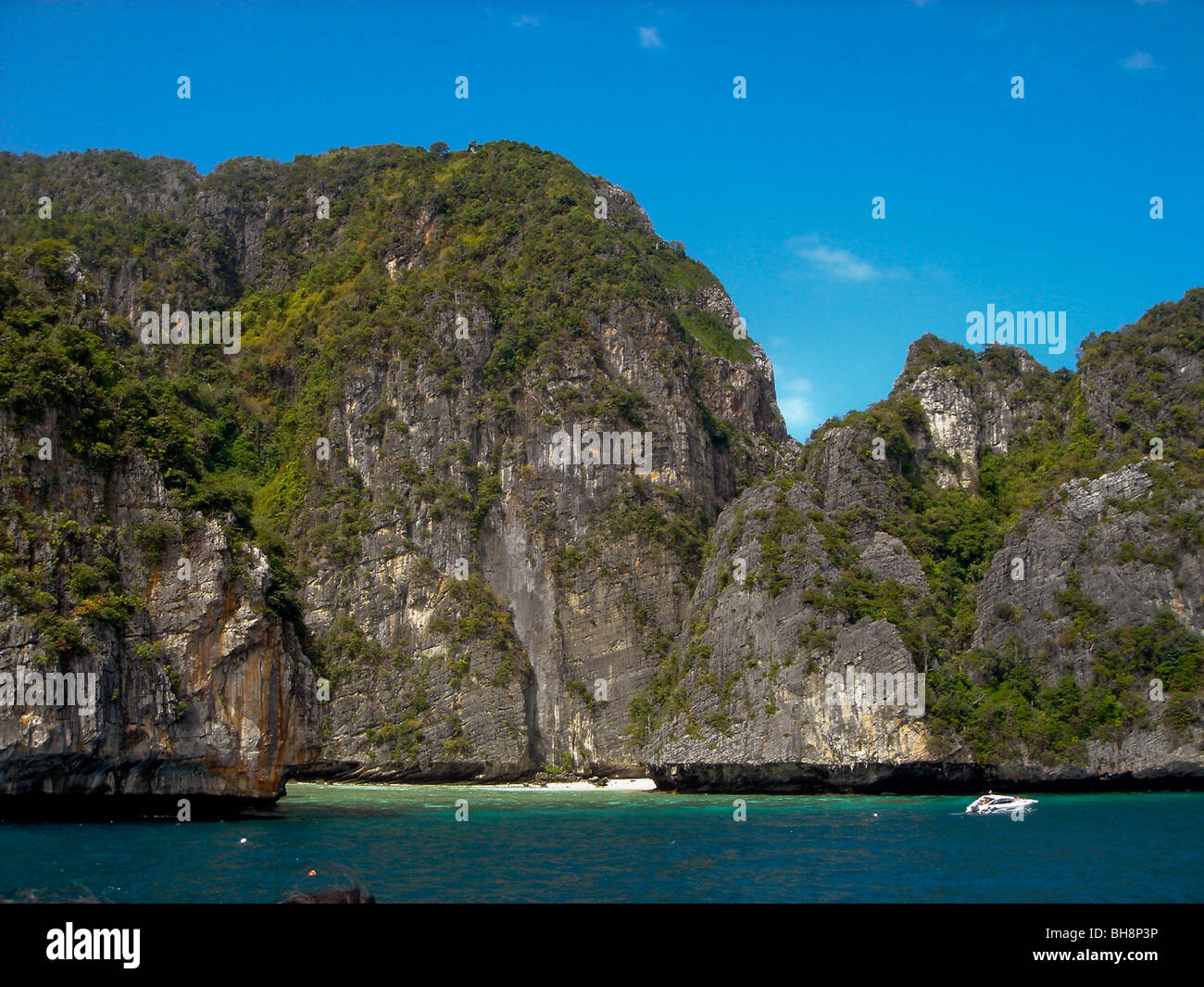 Ao Ton Sai (Ton Sai Bay), Ko Phi Phi, Tailandia, Islas exóticas, paisajes de montaña Foto de stock