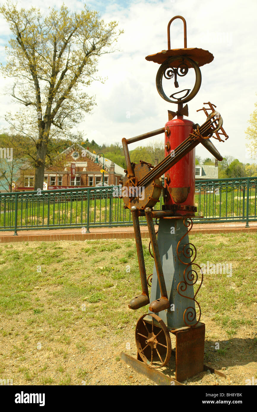 AJD64374, Abingdon, Virginia, Virginia, escultura en metal Foto de stock