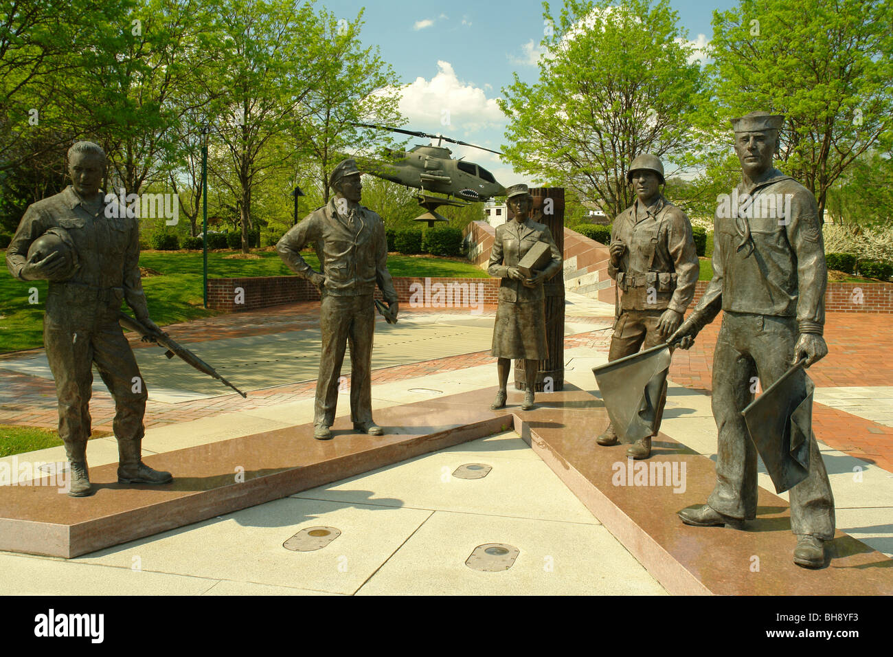AJD64394, Bristol, VA, TN, Virginia, Tennessee, Downtown, Veterans Memorial Foto de stock