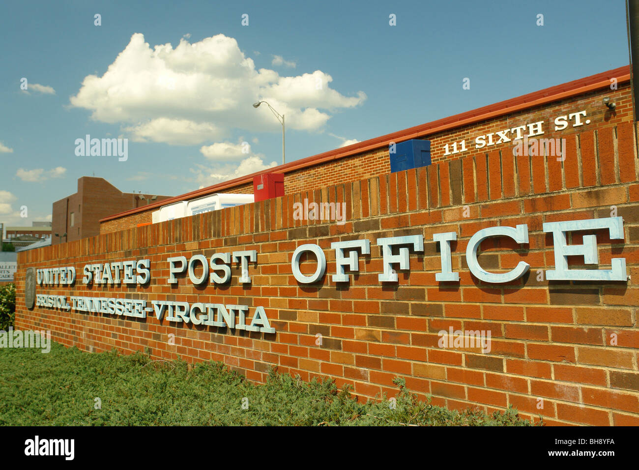 AJD64395, Bristol, VA, TN, Virginia, Tennessee, en el centro de la ciudad, la Oficina de Correos de los Estados Unidos Foto de stock