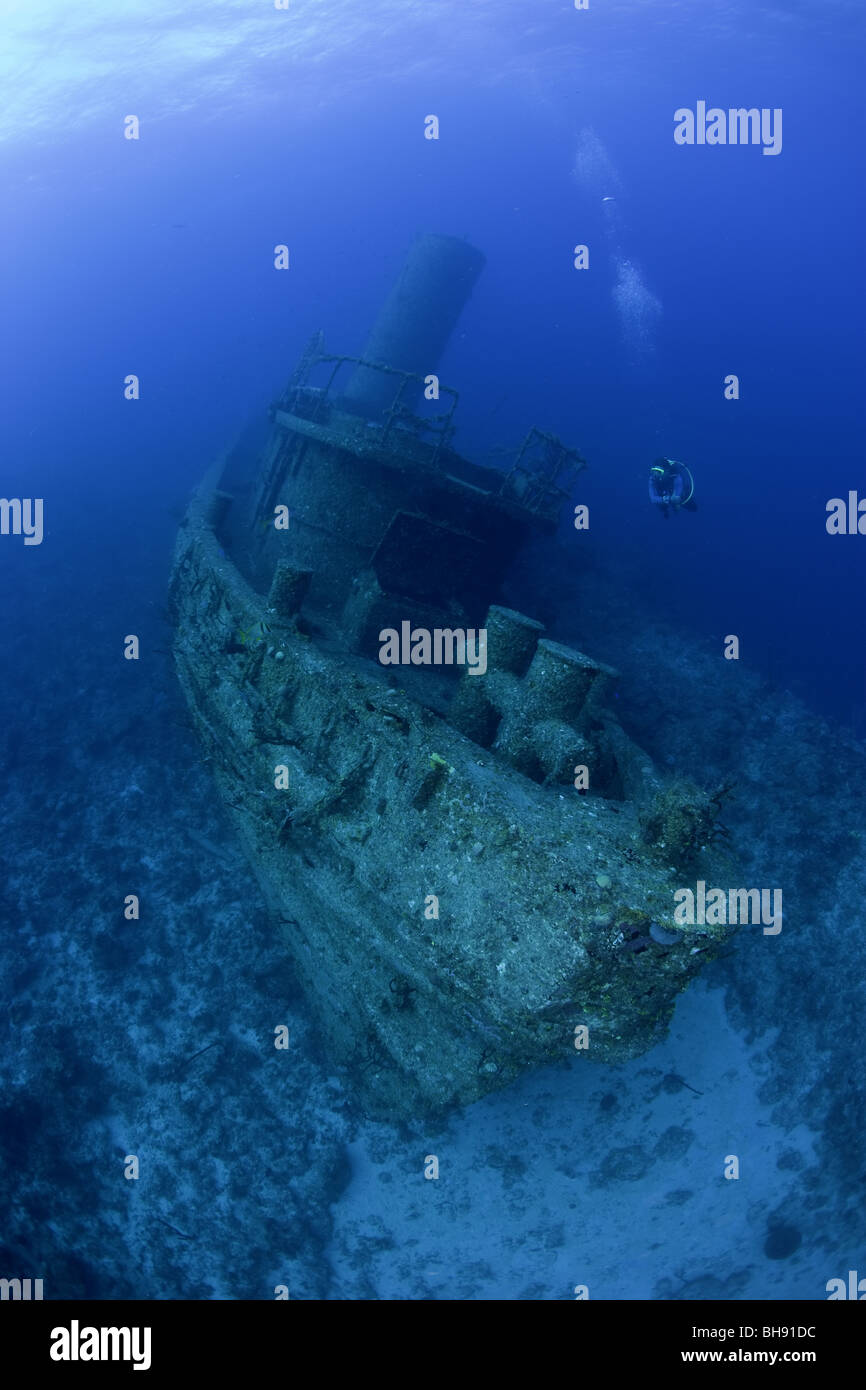 Scuba Diver de Virgen de Altagracia Wreck, Santa Lucía, Mar Caribe, Cuba Foto de stock