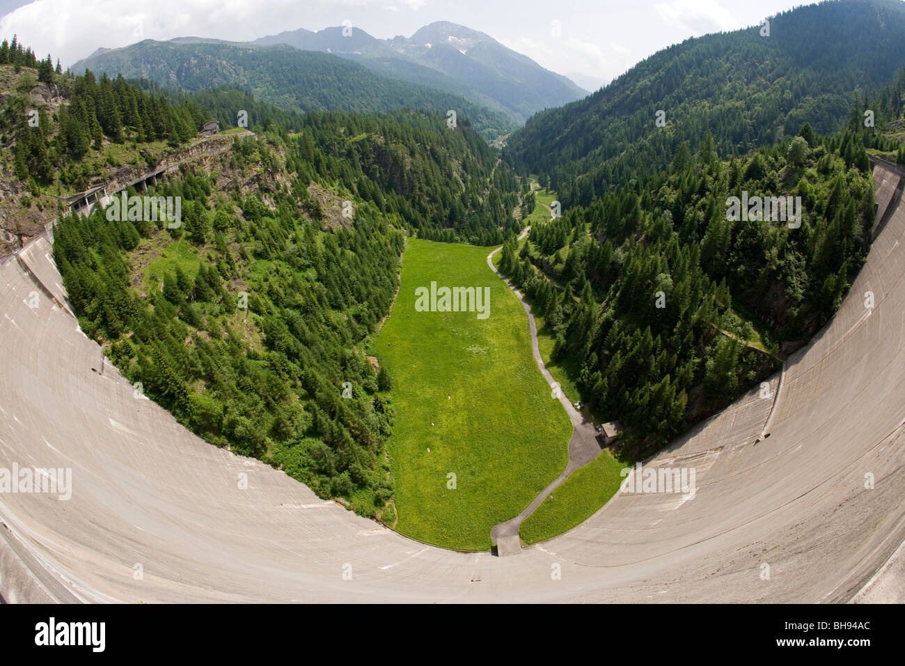 Vista del Valle de Lavizzara, Tesino, Suiza Foto de stock