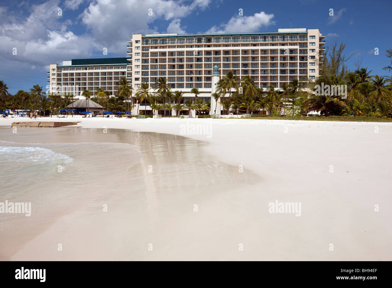 El Hilton Hotel en las afueras de Bridgetown en la isla caribeña de Barbados Foto de stock