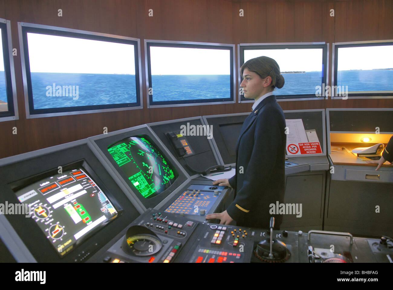 Genova (Italia), Academia Italiana de la Marina Mercante; interior de simulador de navegación electrónica Foto de stock