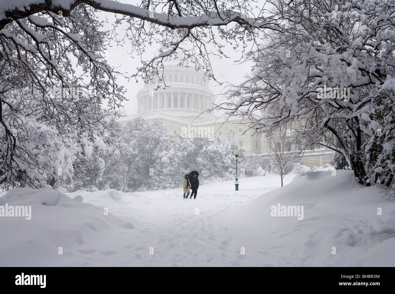 Escenas de nieve alrededor del edificio del Capitolio de los Estados Unidos Foto de stock