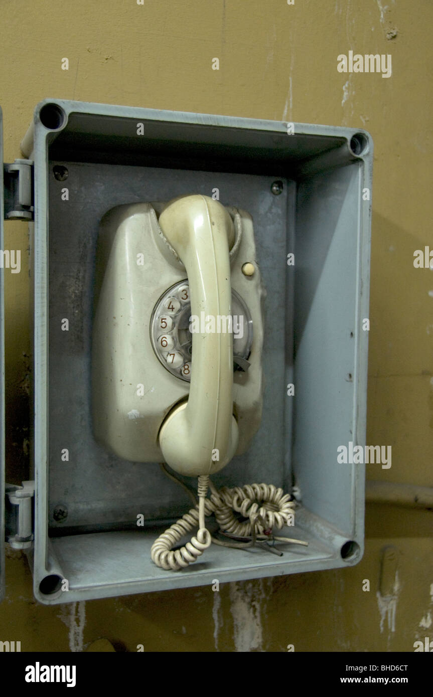 Teléfono antiguo de metro de Buenos Aires en el metro de la ciudad de Argentina Foto de stock