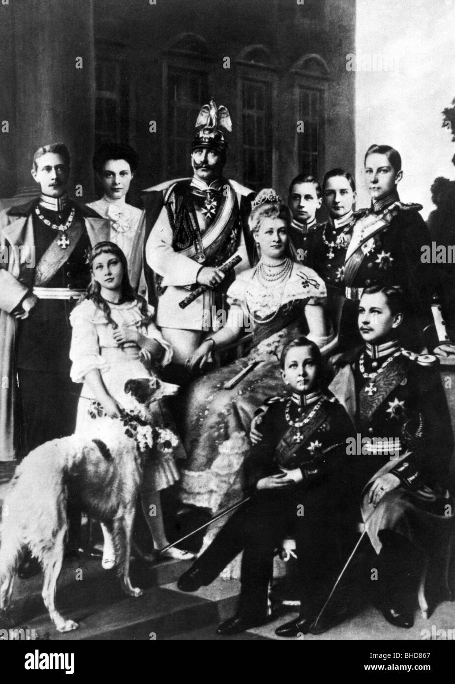 Guillermo II, 27.1.1859 - 4.6.1941, emperador alemán 15.6.1888 - 9.11.1918, con familiy, fotomontaje, circa 1910, , Foto de stock
