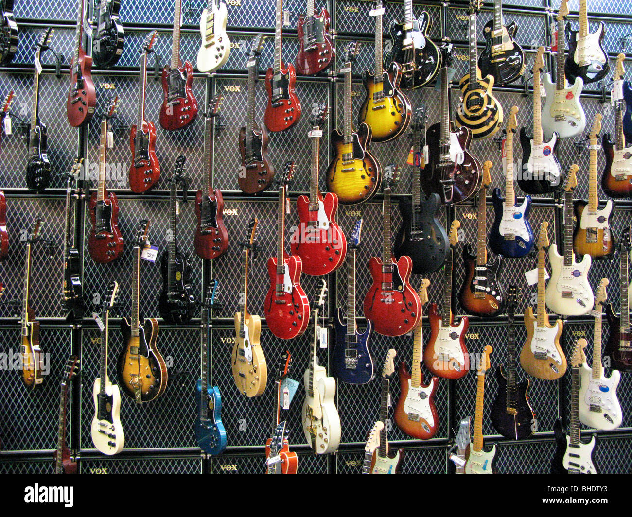 Guitarras, instrumentos musicales, tienda, Seattle, EE.UU Fotografía de  stock - Alamy