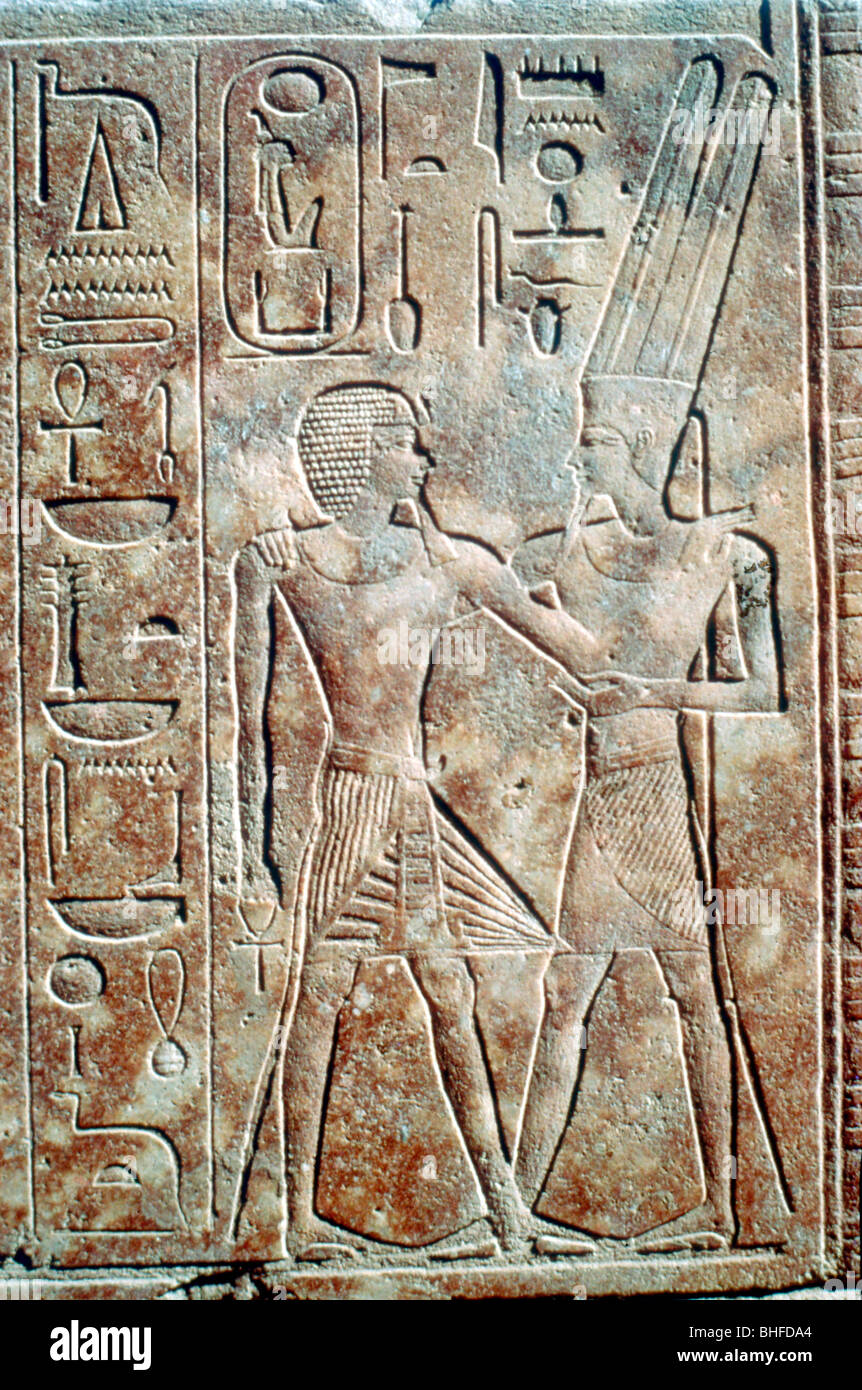 Alivio de la reina Hatshepsut en la vestimenta masculina, Templo de Amun, Karnak, Egipto, c1500 BC. Artista: Desconocido Foto de stock
