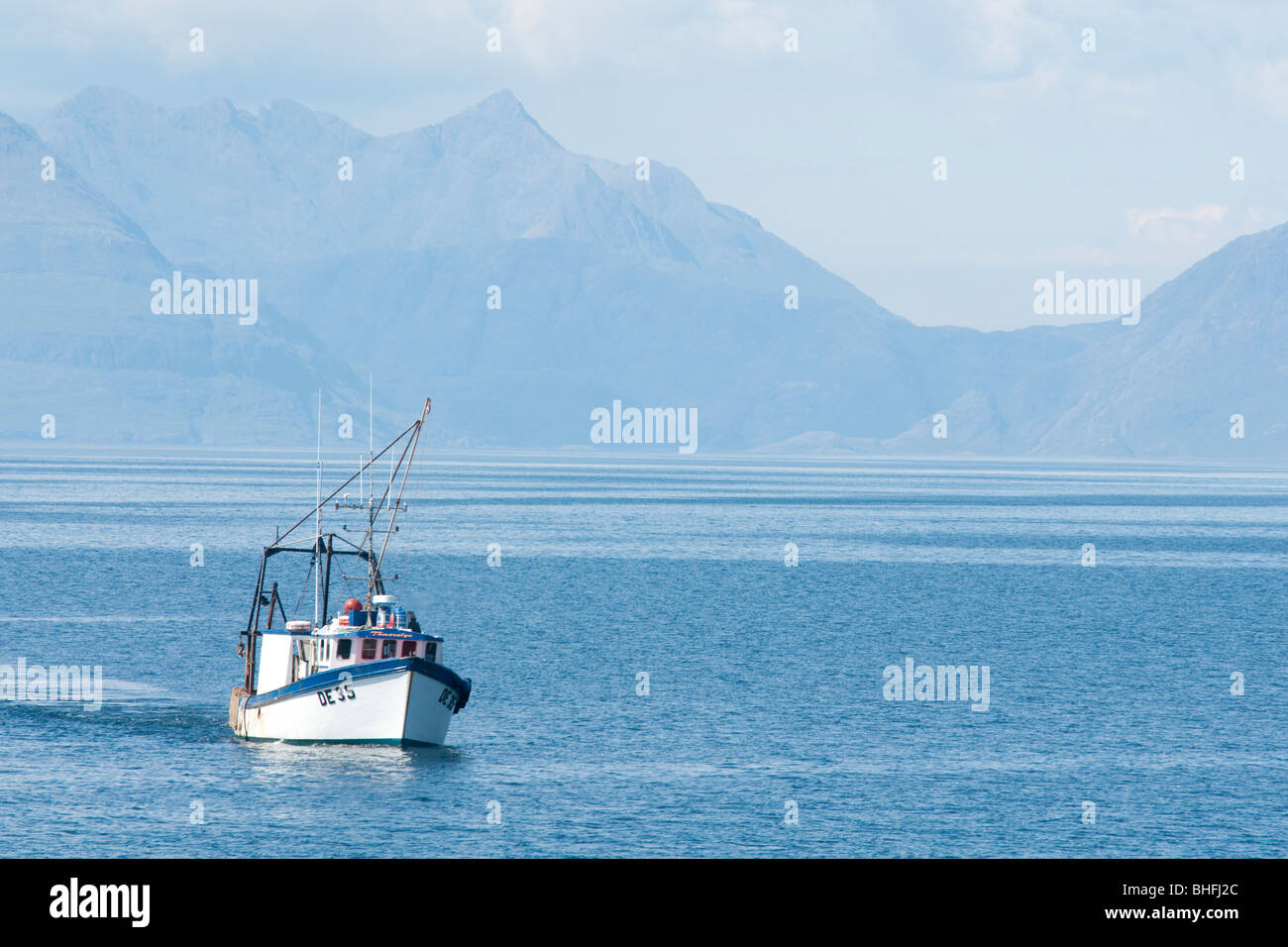 Buque de pesca Tamaralyn35 El Inner Hebrides Foto de stock