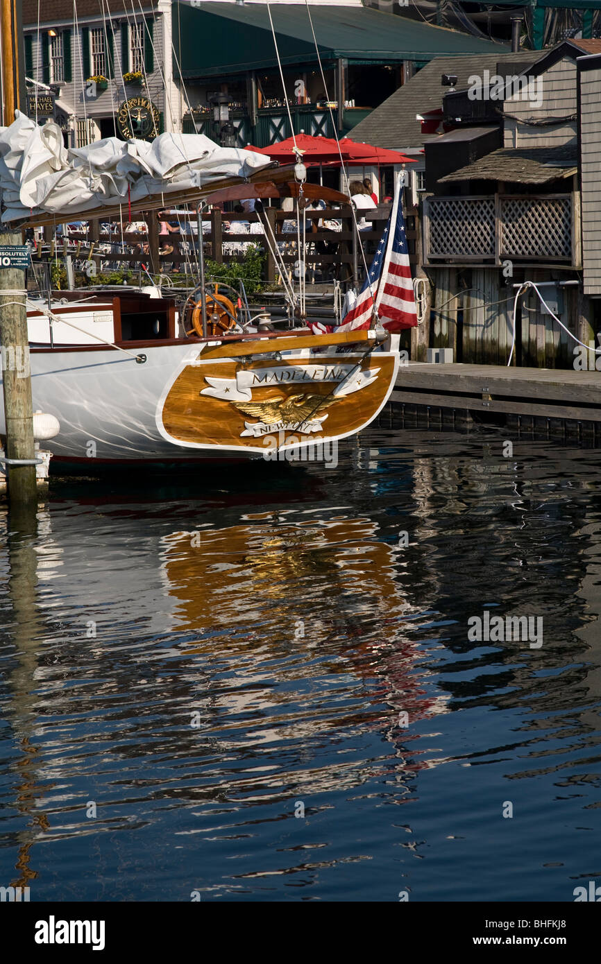 Espejo de popa de un velero clásico Fotografía de stock - Alamy