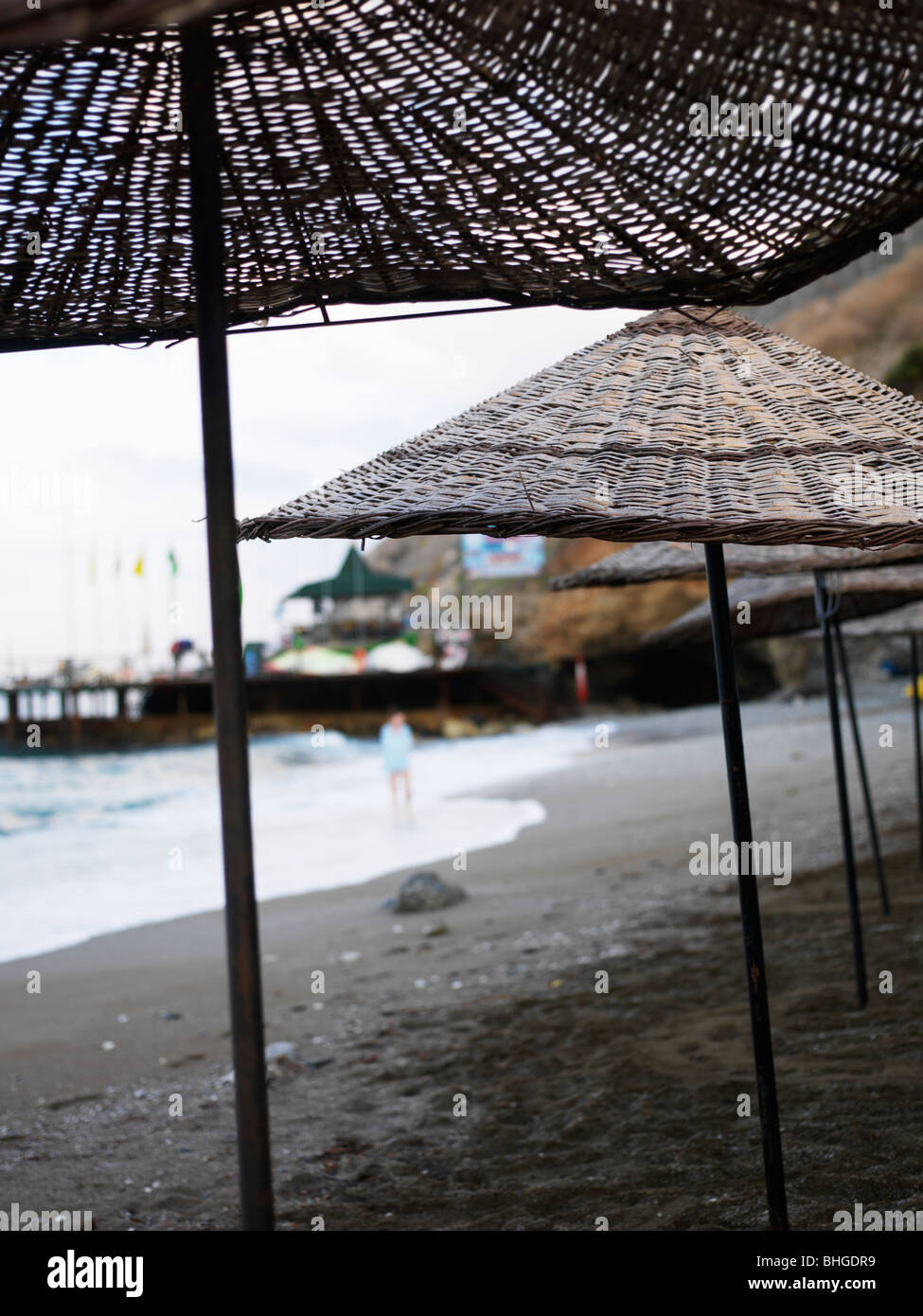 La sombrilla en la playa, Turquía. Foto de stock